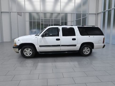 Used 2004 Chevrolet Suburban LS image 5