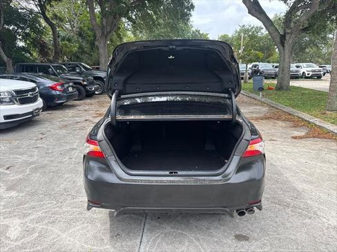 Used 2018 Toyota Camry SE w/ Moonroof Package image 28