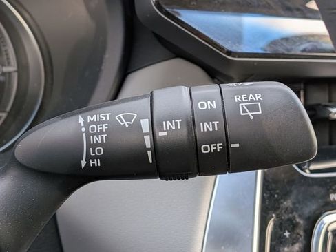 Used 2021 Toyota Venza Limited image 26