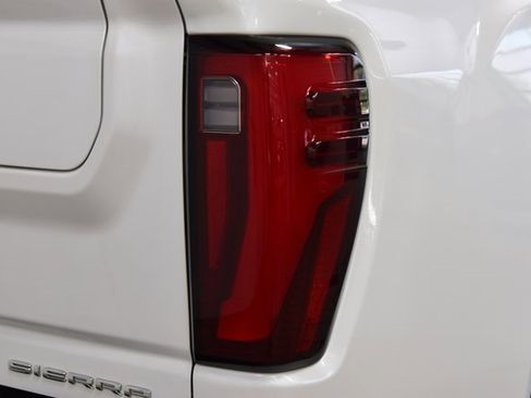 Used 2024 GMC Sierra 2500 Denali Ultimate image 17