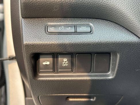 Used 2016 Nissan Altima 2.5 SV FWD image 19