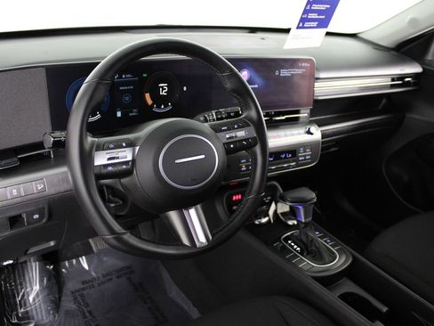 Certified 2025 Hyundai Kona SEL image 17