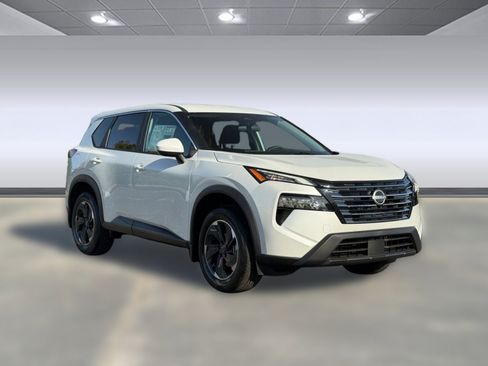 Certified 2026 Nissan Rogue SV FWD image 10
