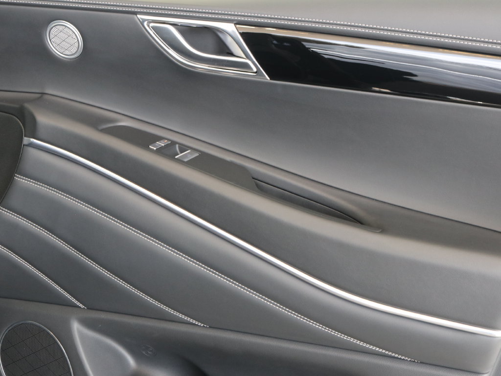 Used 2025 Genesis GV80 2.5T Standard AWD/4WD image 45