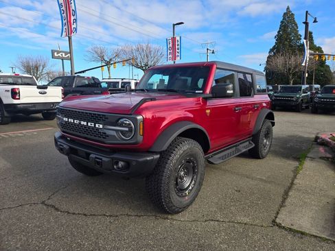 New 2025 Ford Bronco Badlands AWD/4WD image 1