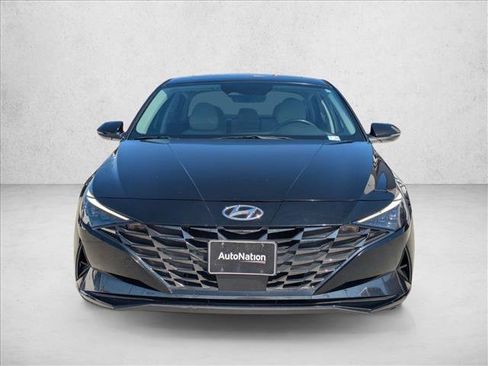 Used 2023 Hyundai Elantra Limited FWD image 2