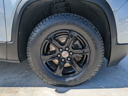 Used 2023 GMC Acadia AT4 w/ Technology Package AWD/4WD image 11