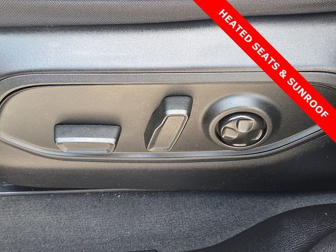 Used 2024 Jeep Grand Cherokee L Altitude AWD/4WD image 16