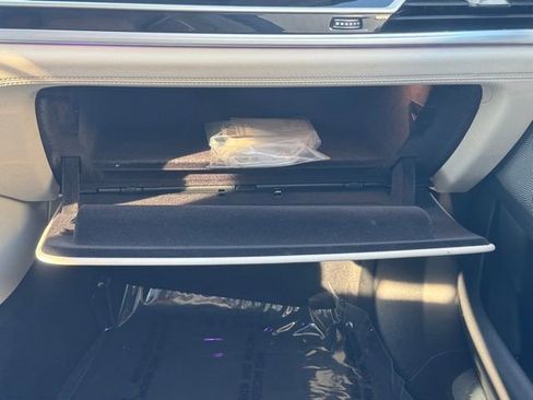 Used 2022 BMW ALPINA B7 xDrive w/ Luxury Rear Seating Package image 22