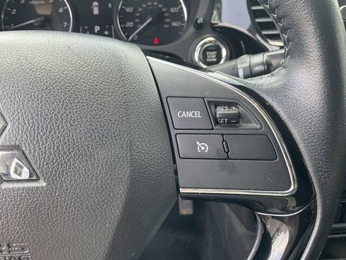 Used 2019 Mitsubishi Outlander ES AWD/4WD image 21