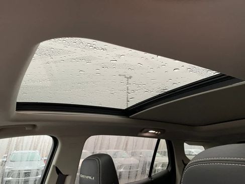 Used 2023 GMC Terrain Denali w/ Denali Premium Package image 13