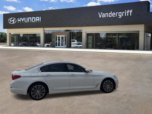 Used 2018 BMW 530i RWD image 16