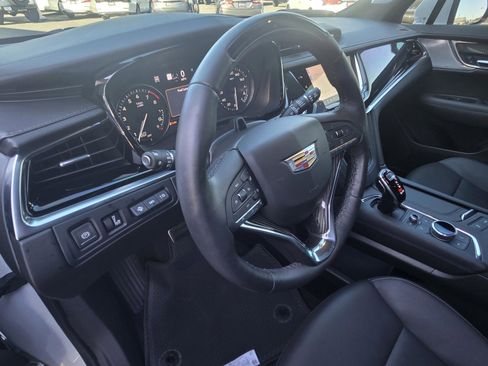 Used 2025 Cadillac XT6 Sport w/ Technology Package AWD/4WD image 14