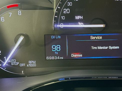 Used 2017 Cadillac XT5 Premium Luxury w/ Advanced Security Package FWD image 12
