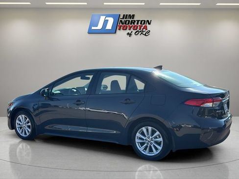 Used 2026 Toyota Corolla LE w/ LE Premium Package FWD image 7