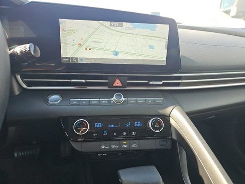 Used 2024 Hyundai Elantra SEL FWD image 11