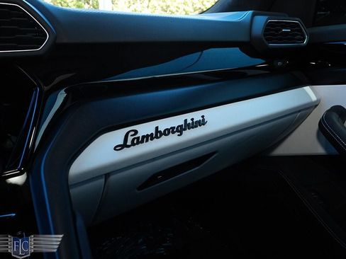 Used 2023 Lamborghini Urus S AWD/4WD image 37