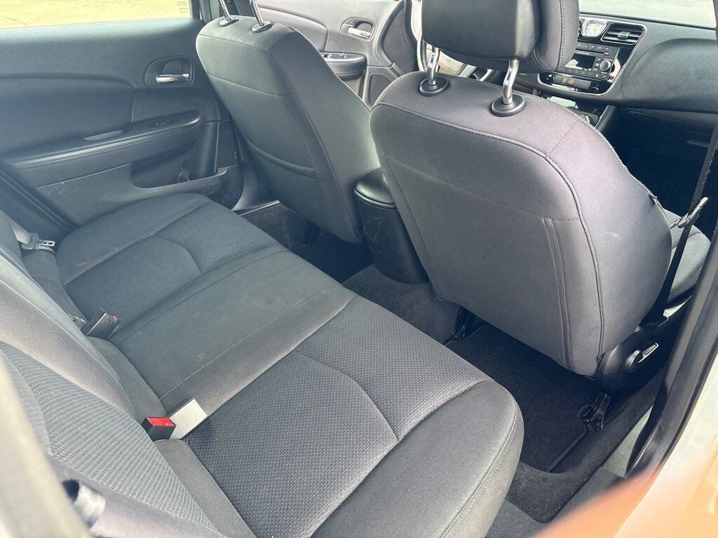 Used 2013 Chrysler 200 Touring w/ S Exterior Appearance Pkg FWD image 12