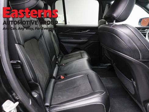Used 2024 Jeep Grand Cherokee Altitude AWD/4WD image 23