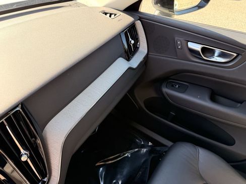 Certified 2025 Volvo XC60 B5 Plus image 29