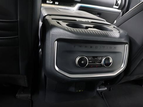 Used 2025 Ford Expedition Max Platinum w/ Stealth Appearance Package AWD/4WD image 26