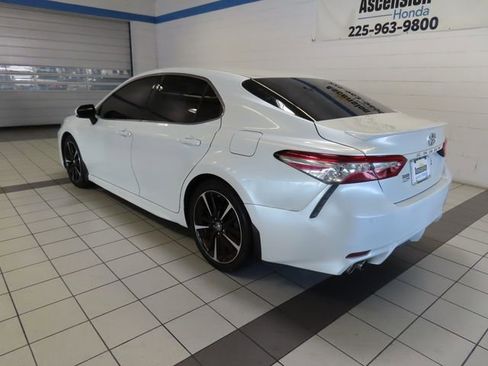 Used 2018 Toyota Camry XSE FWD image 9