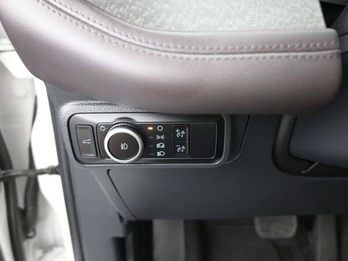 Used 2025 Ford Explorer Platinum RWD image 23