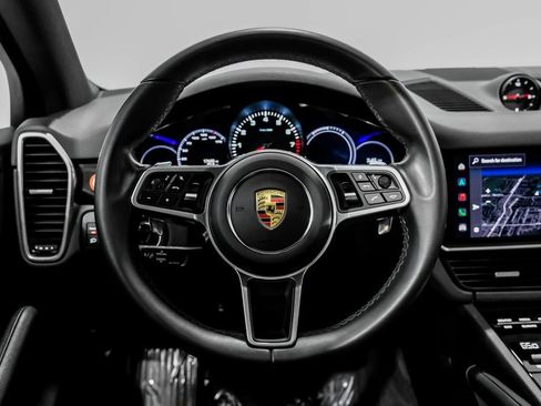 Used 2023 Porsche Cayenne image 16