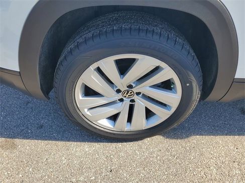 Used 2023 Volkswagen Atlas Cross Sport SE image 6