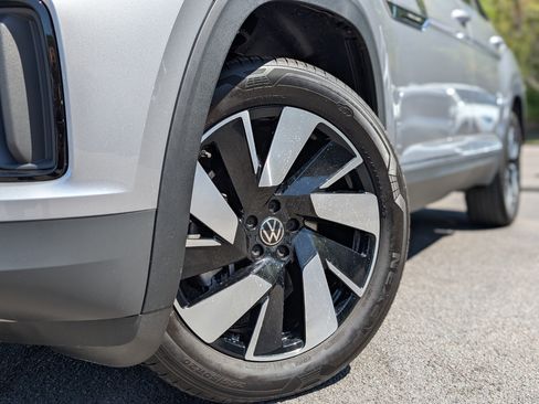 Used 2025 Volkswagen Atlas Cross Sport SEL image 36