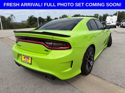 Used 2023 Dodge Charger R/T w/ Performance Handling Group RWD image 3