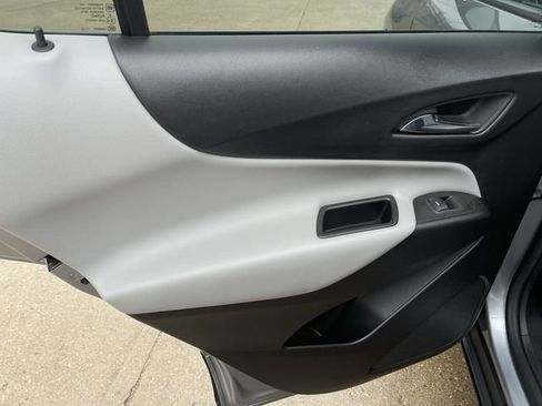 Used 2024 Chevrolet Equinox LS w/ LS Convenience Package image 12
