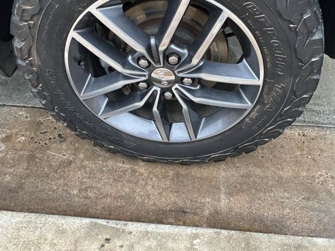 Used 2017 Jeep Grand Cherokee Limited image 6