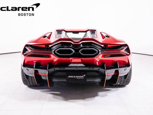 Used 2024 Lamborghini Revuelto image 4