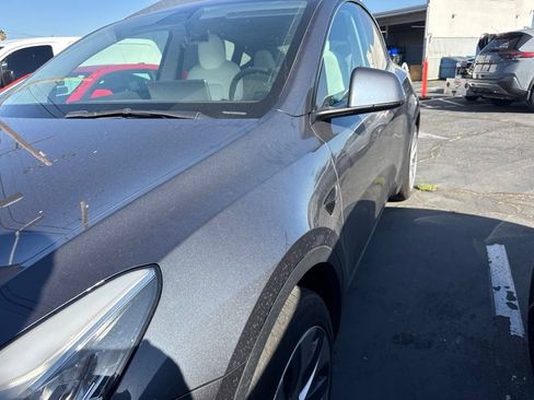 Used 2021 Tesla Model Y 2WD image 2