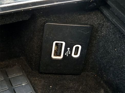 Used 2023 Lincoln Corsair Standard w/ Equipment Group 101A image 22