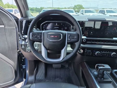Used 2024 GMC Sierra 1500 SLT AWD/4WD image 31