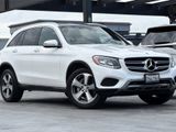 Used 2017 Mercedes-Benz GLC 300 4MATIC image 2