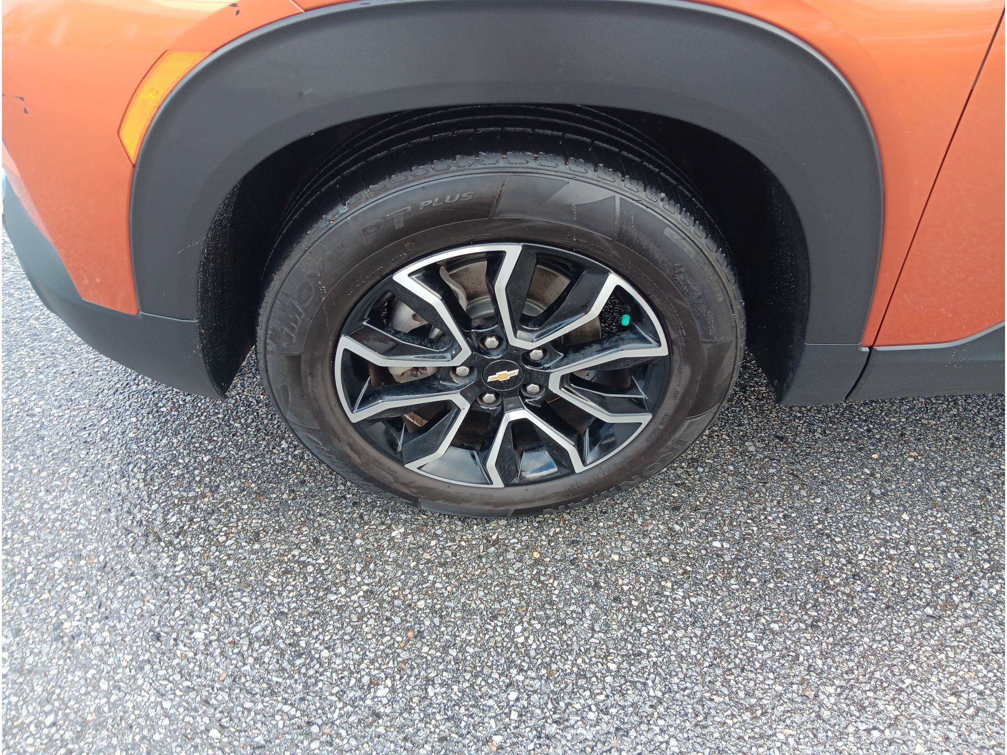 Used 2023 Chevrolet TrailBlazer ACTIV w/ Sun and Liftgate Package FWD image 2