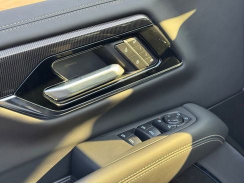 New 2026 GMC Yukon Elevation image 19