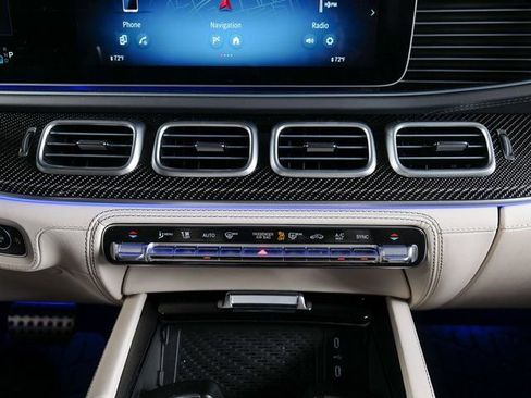 Used 2025 Mercedes-Benz GLS 63 AMG 4MATIC image 18