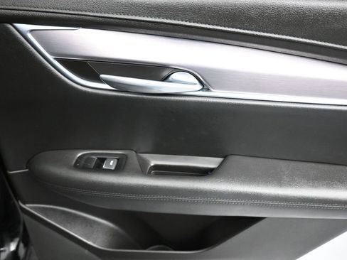 Used 2018 Cadillac XT5 Luxury image 35