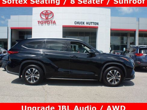 Used 2022 Toyota Highlander XLE image 1