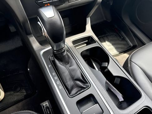 Used 2019 Ford Escape SEL AWD/4WD image 17