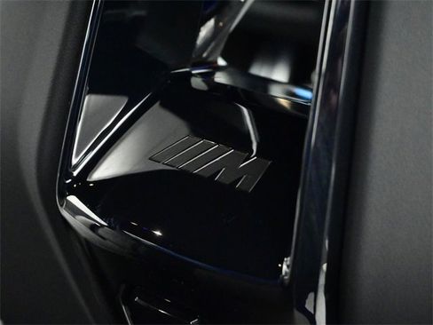 Used 2025 BMW M5 w/ Carbon Package image 43