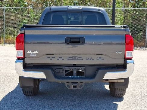 Used 2017 Toyota Tacoma SR5 w/ Tow Package AWD/4WD image 8