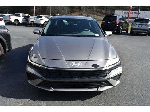 Used 2024 Hyundai Elantra SEL image 7