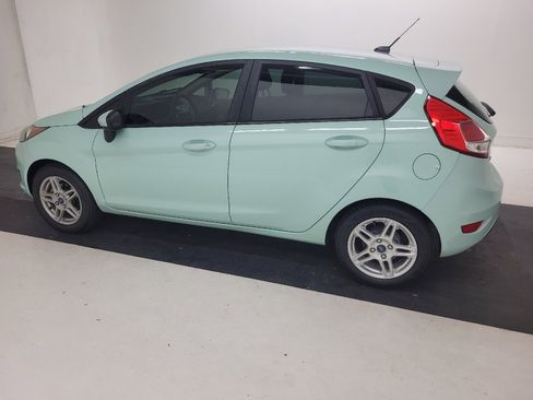 Used 2018 Ford Fiesta SE FWD image 3