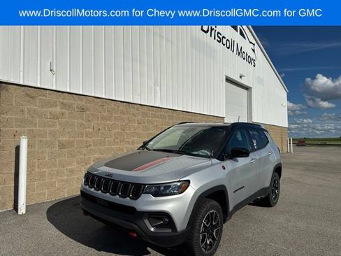 Used 2025 Jeep Compass Trailhawk AWD/4WD image 1