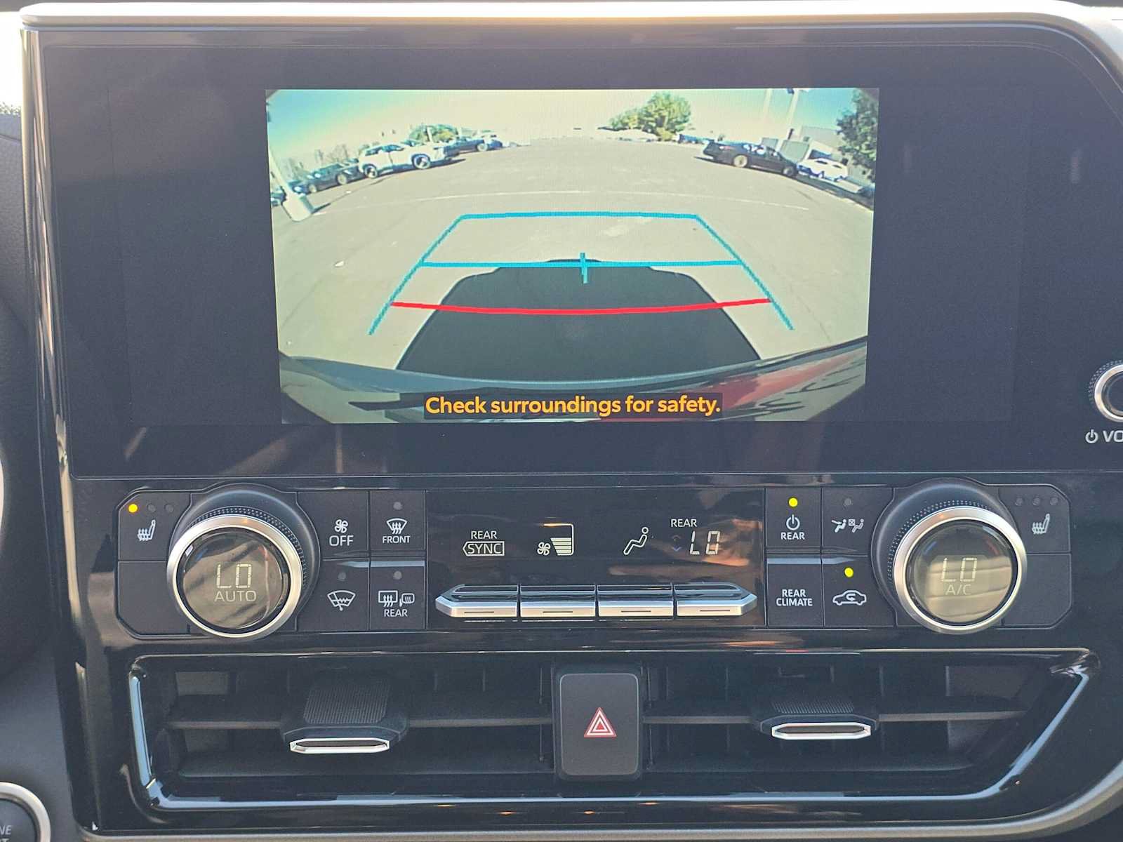 Used 2024 Toyota Highlander XLE FWD image 30